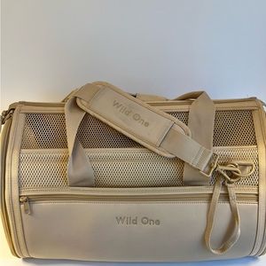 Wild One pet carrier